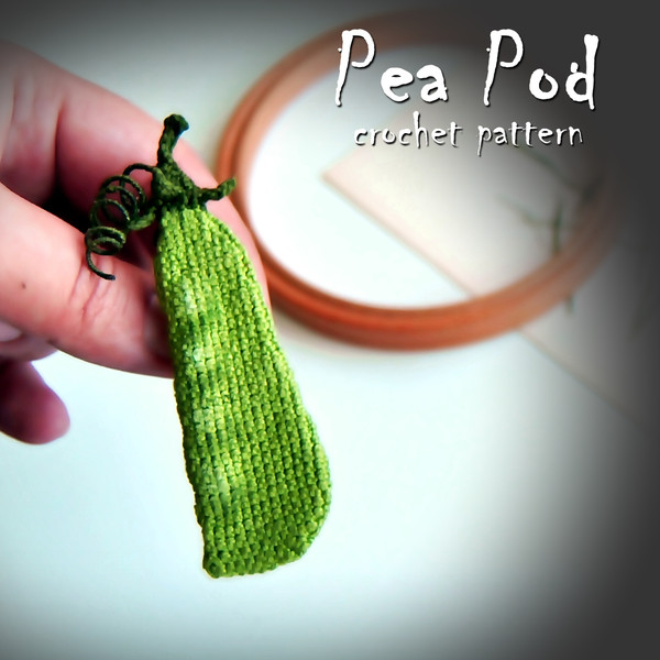 Pea Pod Brooch Crochet Pattern, realistic, artificial plant