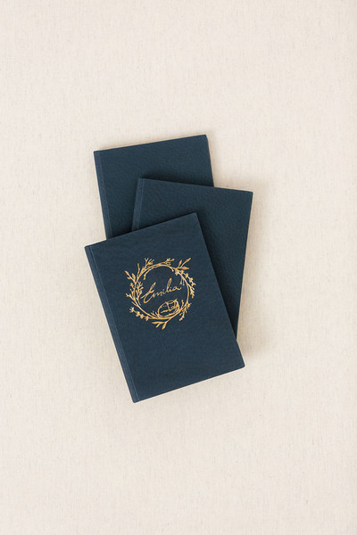 Bark-and-Berry-Ironstone-vintage-leather-wedding-embossed-monogram-vows-folder-book-003.jpg
