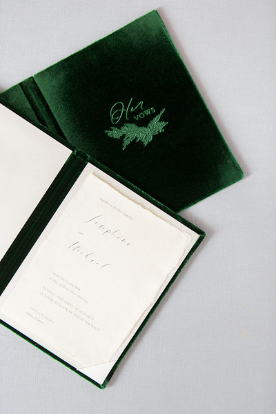 01-Bark-and-Berry-Eden-vintage-velvet-wedding-embossed-monogram-vows-folder-book-13x18-006.jpg