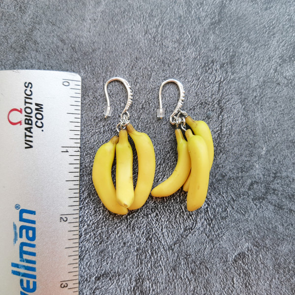banana earrings.png