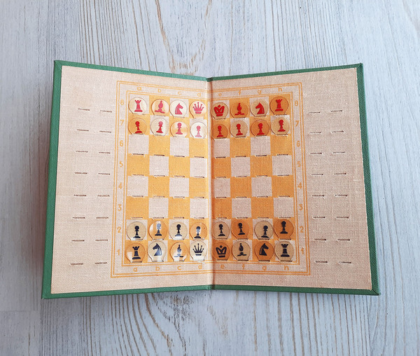 latvian_pocket_chess9++++.jpg