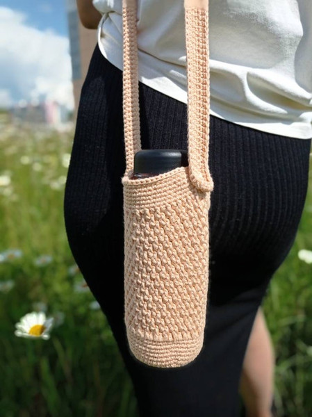 Easy Jute Water Bottle Holder with Strap, Free Crochet Pattern