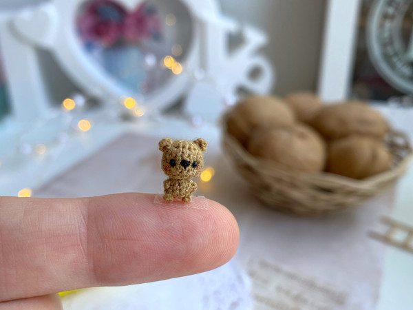 micro-crochet-puppy-dollhouse-miniature-toy.jpeg