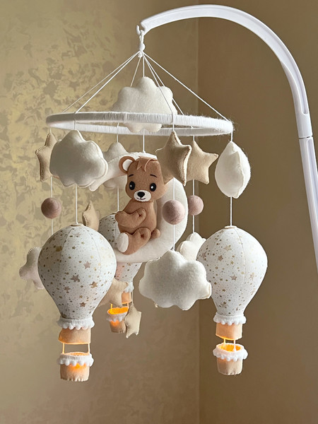 Bear mobile crib Nursery decor Baby shower gift Baby boy mobile Baby mobile felt Hot air balloon mobile