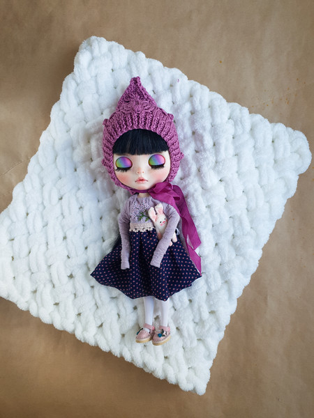 Blythe set clothes - dress with long sleeves and gnome knitted hat,  Smart doll clothes, Blythe clothes