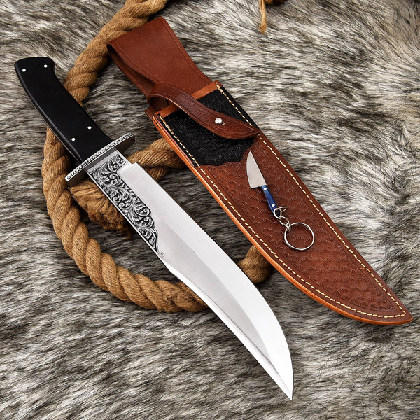 mk3004m - hunting knife - hand engraved knife - Survival Knife - Camping Knife - Engraved Jungle Knife - Hand Forged Beautifully Engraved Knife.JPG