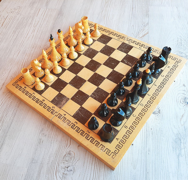 soviet wooden chess set 1970s-1980s vintage