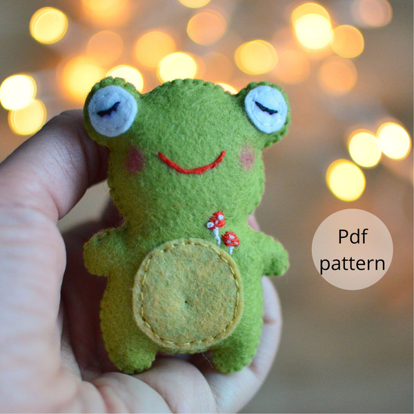 Mini Frog PDF sewing pattern ,plush animal pattern,pocket hu