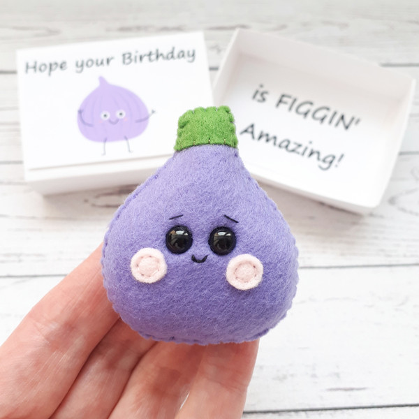 fig-pocket-hug-birthday-card