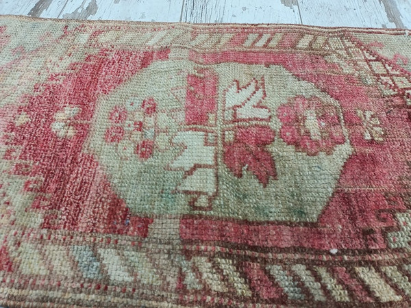 antique rug, mini oushak, narrow rug, rug with pink, vintage rug, framed rug, floor rug, turkish oushak rug, runner mat07.jpg