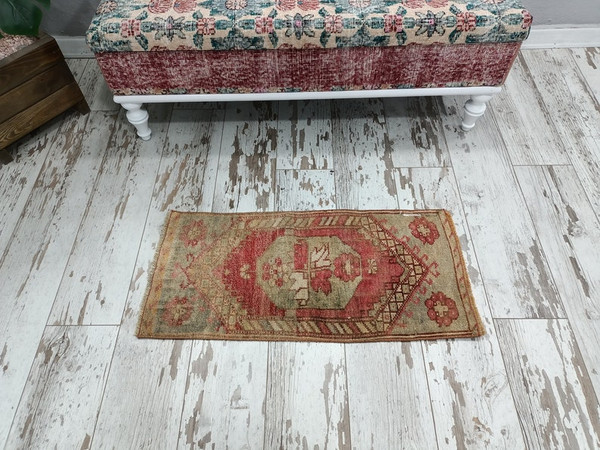 antique rug, mini oushak, narrow rug, rug with pink, vintage rug, framed rug, floor rug, turkish oushak rug, runner mat01.jpg