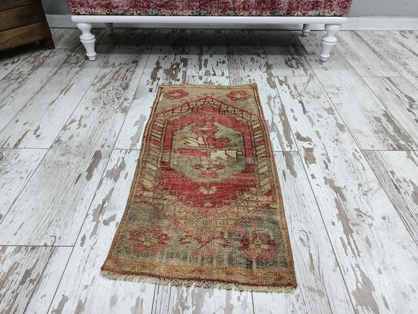 antique rug, mini oushak, narrow rug, rug with pink, vintage rug, framed rug, floor rug, turkish oushak rug, runner mat02.jpg
