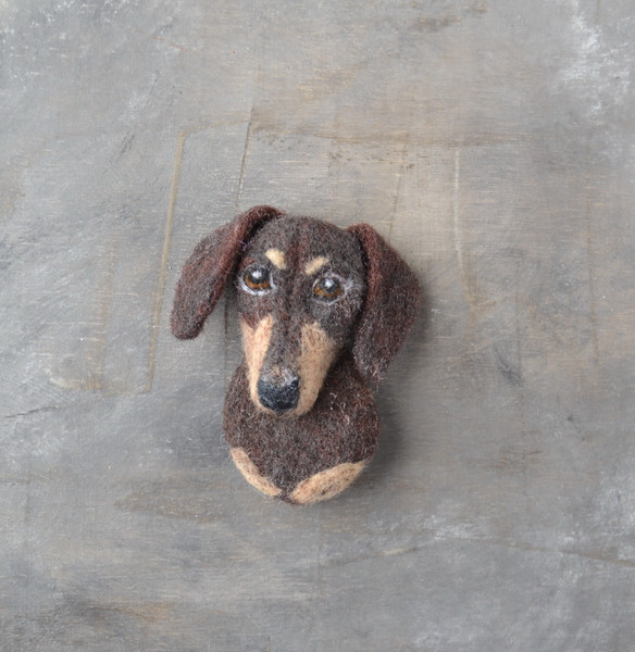 Dachshund dog portrait pin (7).JPG