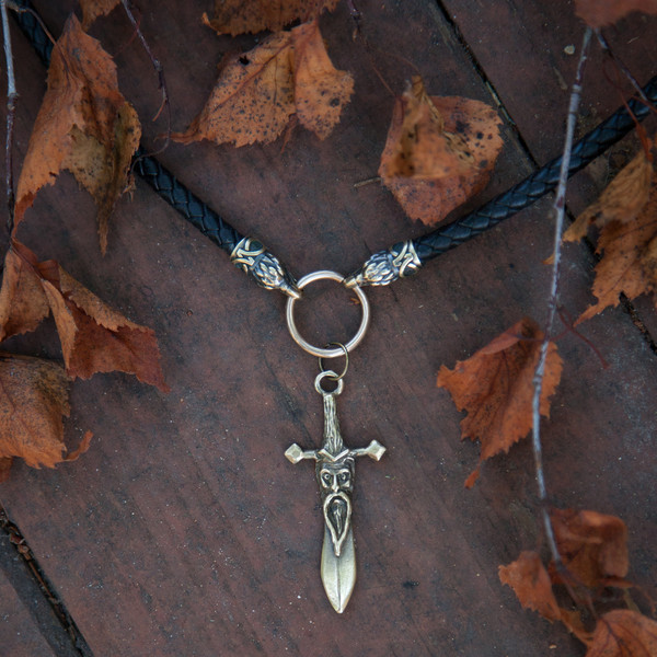 sword-necklace