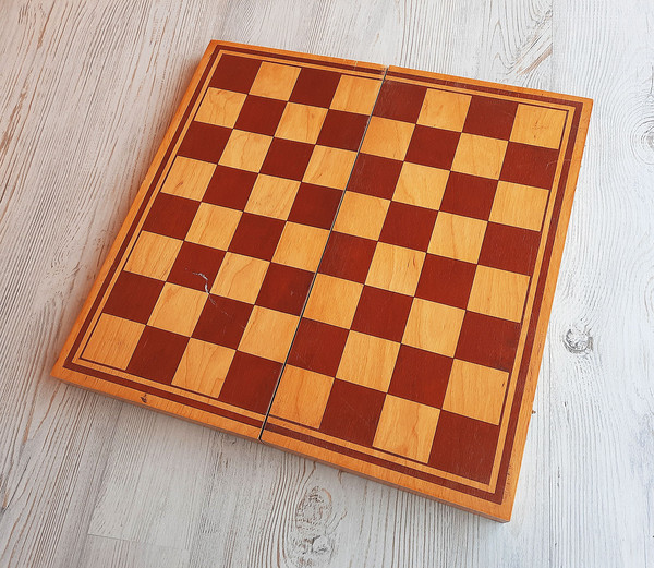 chess_board_1975.5.jpg