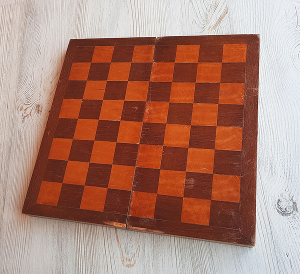 small_chess_set_1955.7.jpg