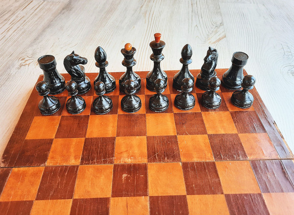 small_chess_set_1955.96.jpg