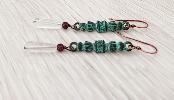 Boho Shabby chic Vintage style and natural copper earrings Textured patinated with a Quartz and garnet beads