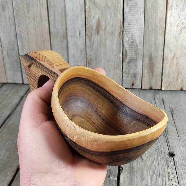 https://www.inspireuplift.com/resizer/?image=https://cdn.inspireuplift.com/uploads/images/seller_products/1677252295_hancarved-wooden-gift.jpg&width=600&height=600&quality=90&format=auto&fit=pad