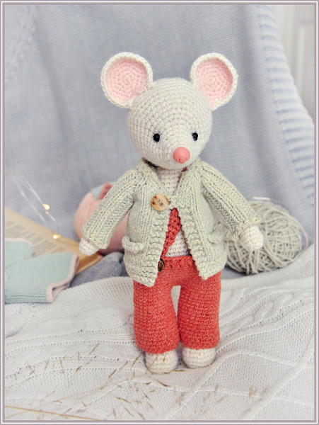 crochet-pattern-mouse-toy-amigurumi-boy-06.jpg