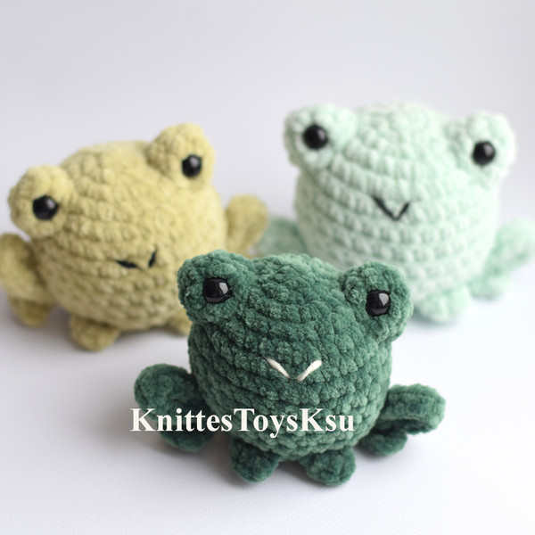 Crochet Frog Keychain Pattern, Cute Friendship Bag Decor