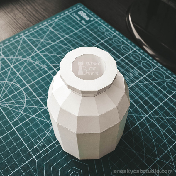 Vase-Planter-flowerpot-DIY-papercraft-paper-craft-low-poly-Pepakura-PDF-3D-Pattern-Template-Download- origami-sculpture-model-decor-flower-2.jpg