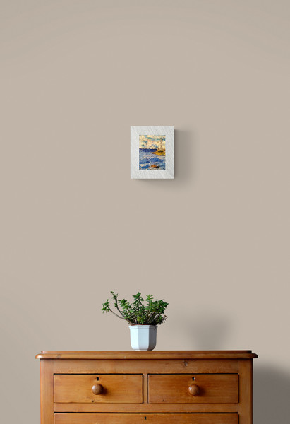 Plant_on_wooden_drawers (12).jpg