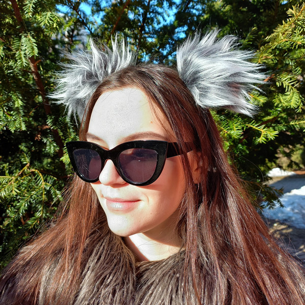 Faux fur hair clip in the shape of wolf ears.