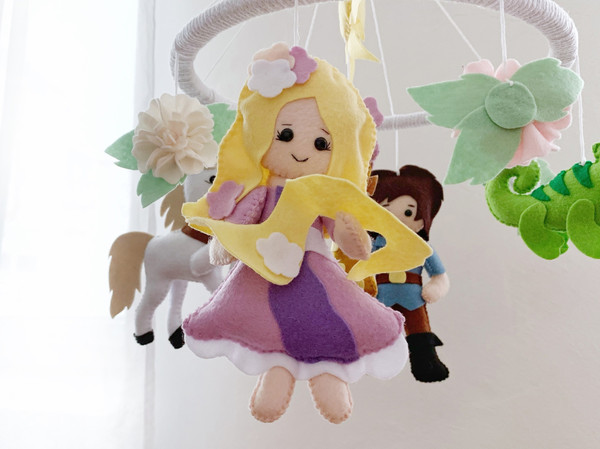 rapunzel-disney-baby-nursery-crib-mobile-2.jpg