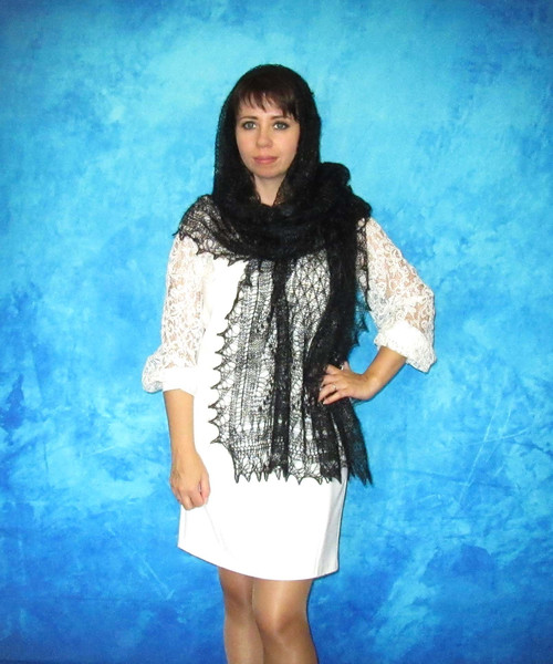 чёрный вязаный шарфик с вышивкой, ажурная пуховая шаль, оренбургская паутинка.JPG
