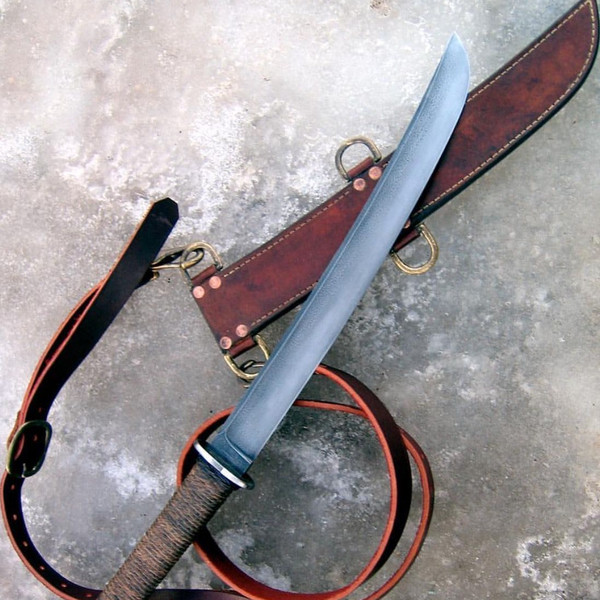 Custom handmade steel hunting viking sword near me in africa.jpg