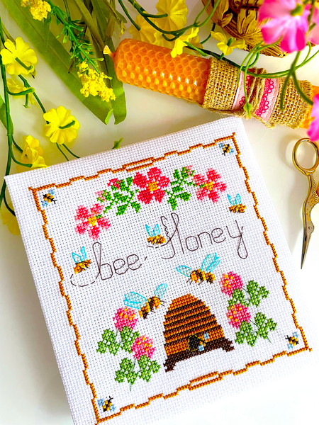 Bee Honey ready 3.jpg
