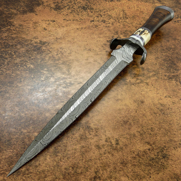 Handforged Knives - How To Tell If Damascus Is Fake? If you're considering  a Damascus steel knife, you're likely concerned as to whether or not you're  looking at true Damascus steel. How
