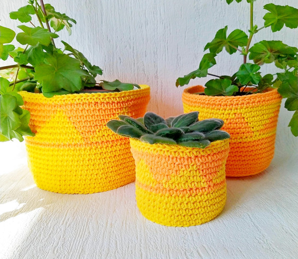 crochet plant pot cozy pattern.jpg