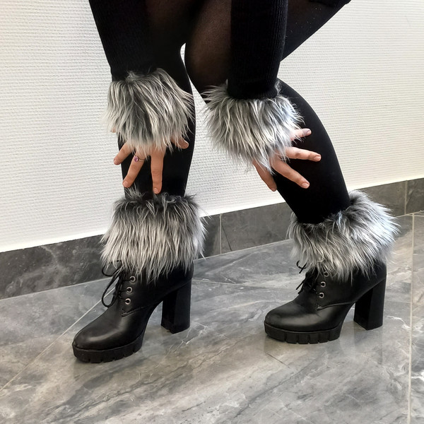 Wrist and ankle cuffs in faux wolf fur. Grey black cuffs for the wolf costume. Wolf or husky costume