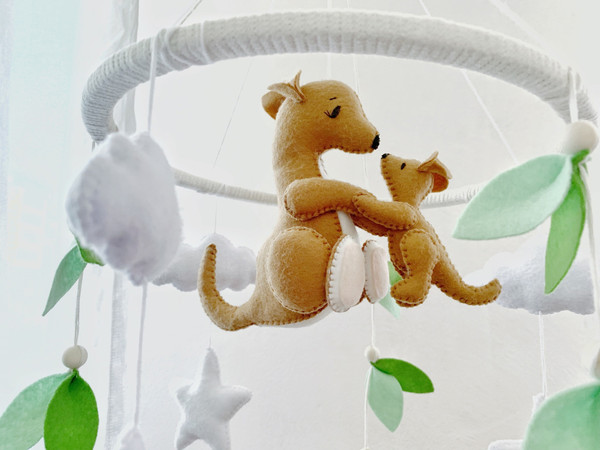 kangaroo-baby-crib-mobile-australian-animals-baby-nursery-decor-2.jpg