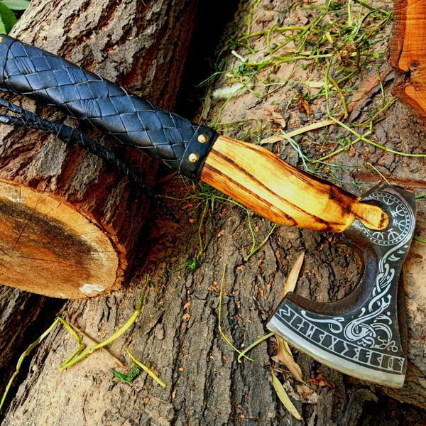 Handmade Steel Tomahawk Axe Throwing Viking Hunting axes.jpeg