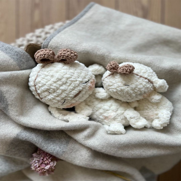 1080x1080_Baby Bunny Boo crochet pattern  Häkelanleitung  Mini Hase am Stück,  Amigurumi  Deutsch+ English  pdf © - 5.jpg