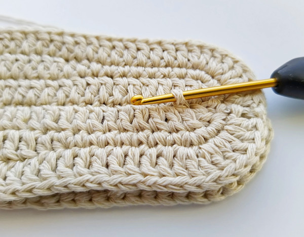Free crochet baby sandals patterns 6-9 months.jpg