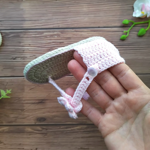 crochet baby shoes pattern.jpg