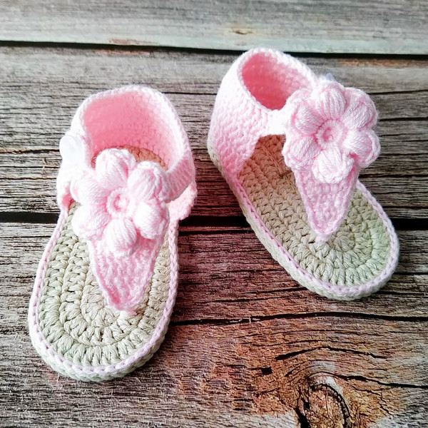 Crochet baby girl sandals pattern.jpg