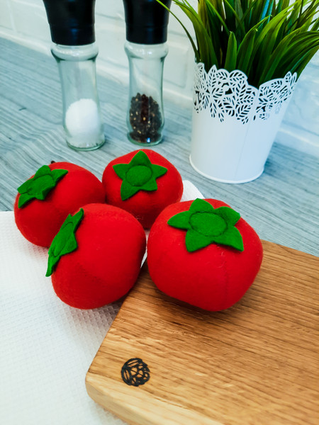 Felt Tomato Sewing Pattern and Tutorial, DIY Felt Food Templ - Inspire ...