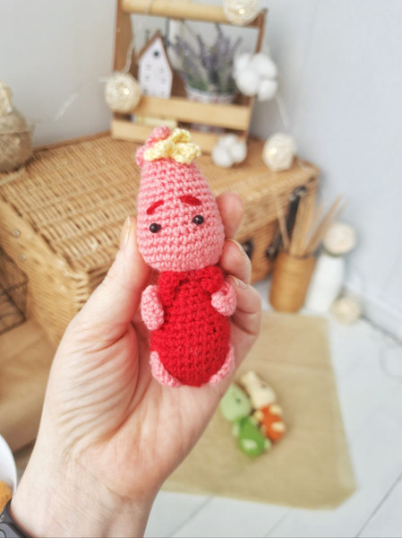 red Crochet flower bulb.jpg