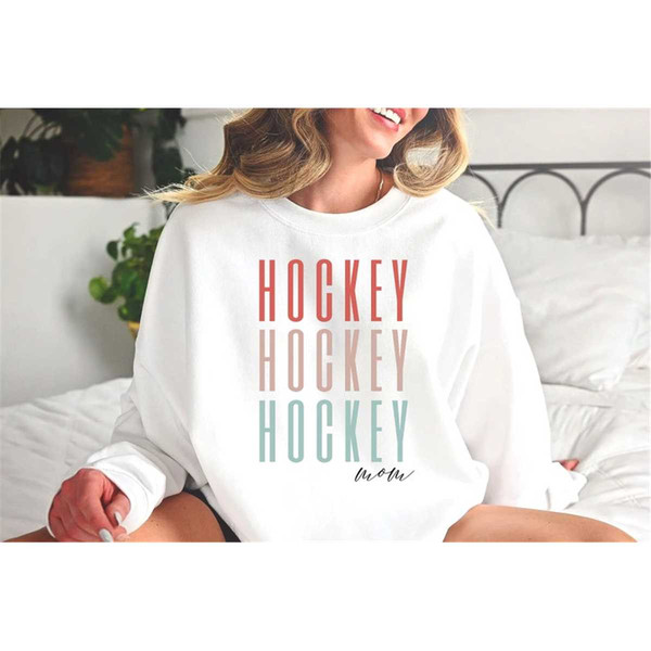 MR-952023182012-hockey-mom-sweatshirt-hockey-sweatshirt-hockey-mom-shirt-image-1.jpg