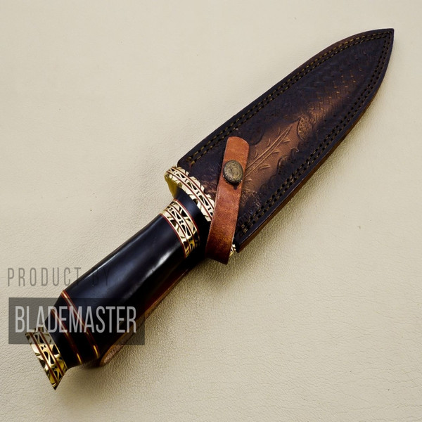 Custom-Damascus-Hunting-Knife-with-FREE-Leather-Sheath-Hand-Forged-High-Quality-Damascus-Steel-Blade (2).jpg