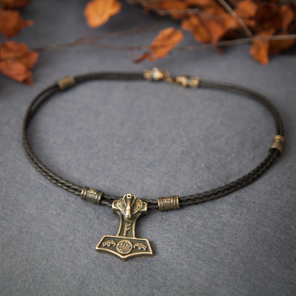 mjolnir-leather-necklace