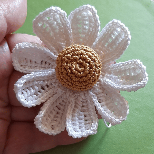 Crochet daisy pattern, white daisy flower tutorial crochet