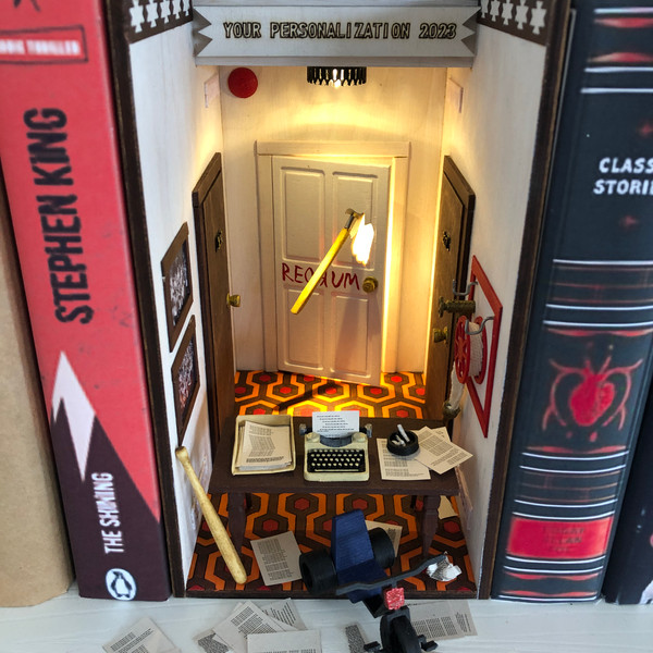 Shining-book-nook-Bookshelf-diorama-with-redrum-door-Miniature-library-king-decor-80s-cult-horror-Personalized-gift-6.JPG