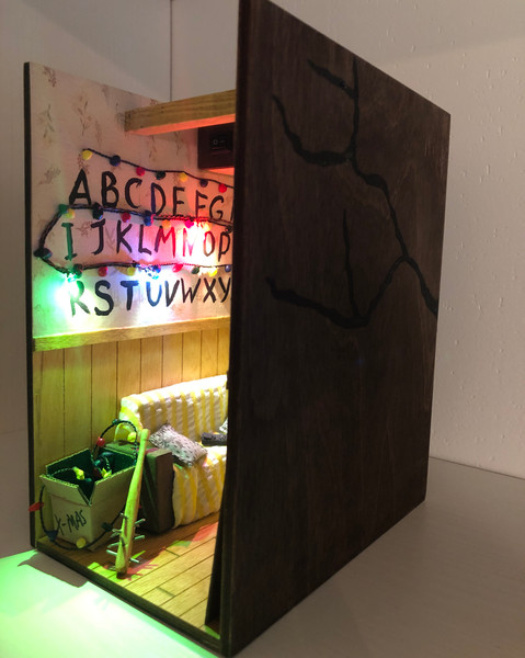 stranger-things-Book-nook-Horror-shelf-insert-Bookshelf-diorama-personalized-booknook-with-tiny-things-Miniature-decor-on-shelf-7.JPG