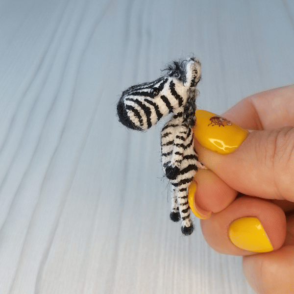 zebra_figurine.jpg